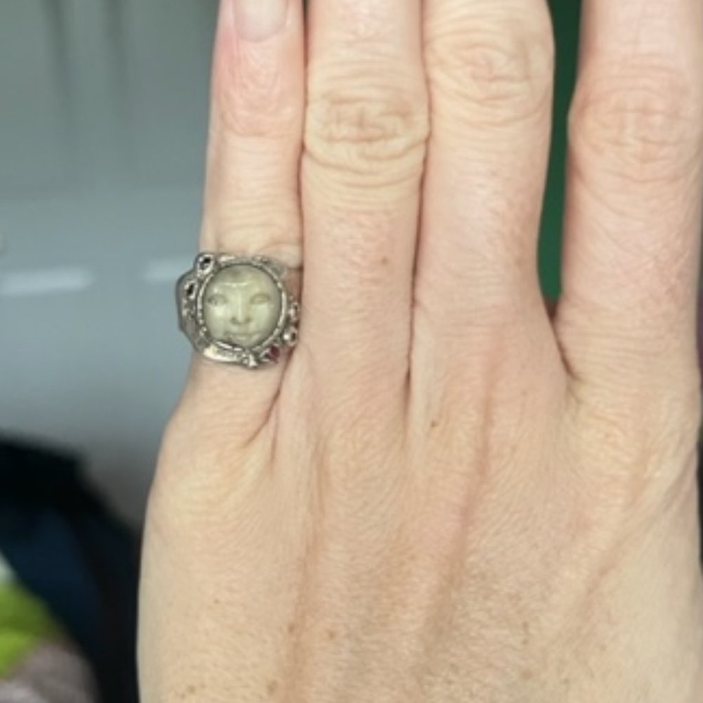 MOON FACE PINKY RING